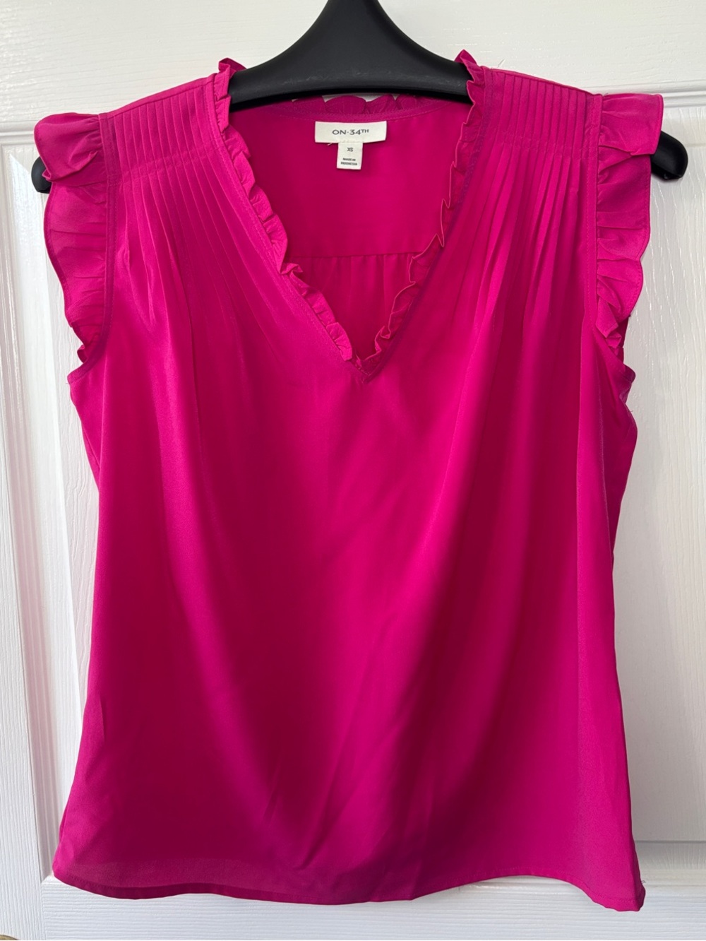 On 34th- Ruffle V-Neck Sleeveless Blouse- XS- Like New